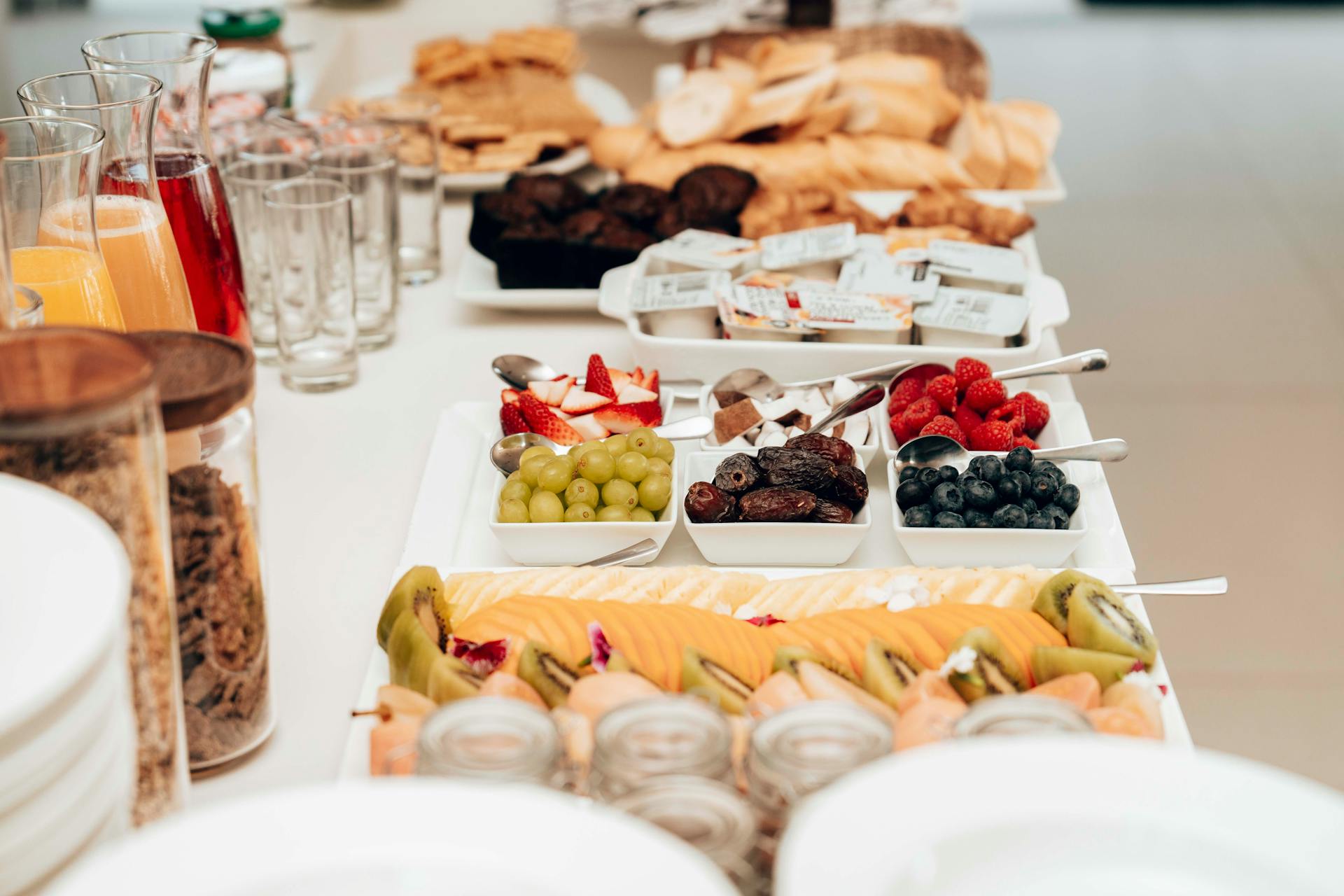 El Arte del Banquete: La Sincronía Perfecta entre un Gran Menú y el Salón Adecuado